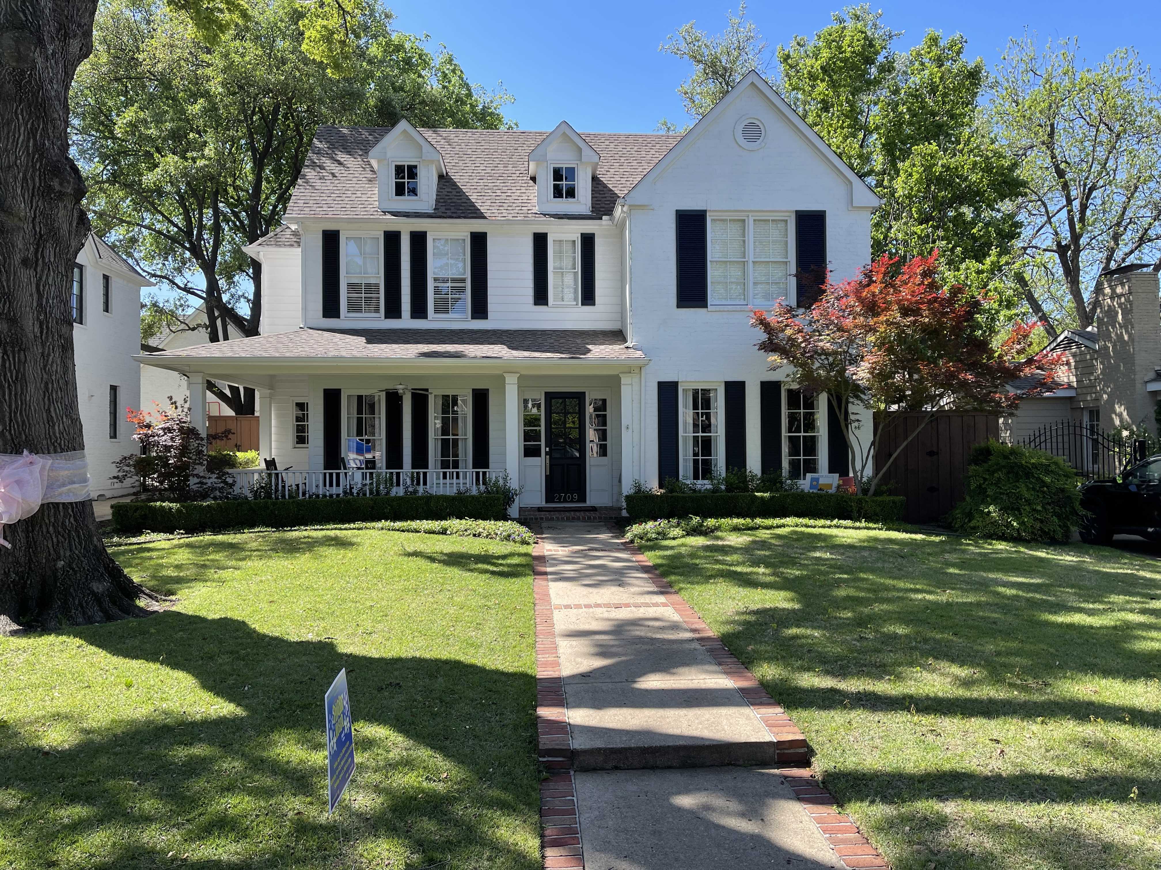 Blackbird Custom Exterior Shutters: Service Image-19 Blackbird Custom Exterior Shutters: Service Image-19